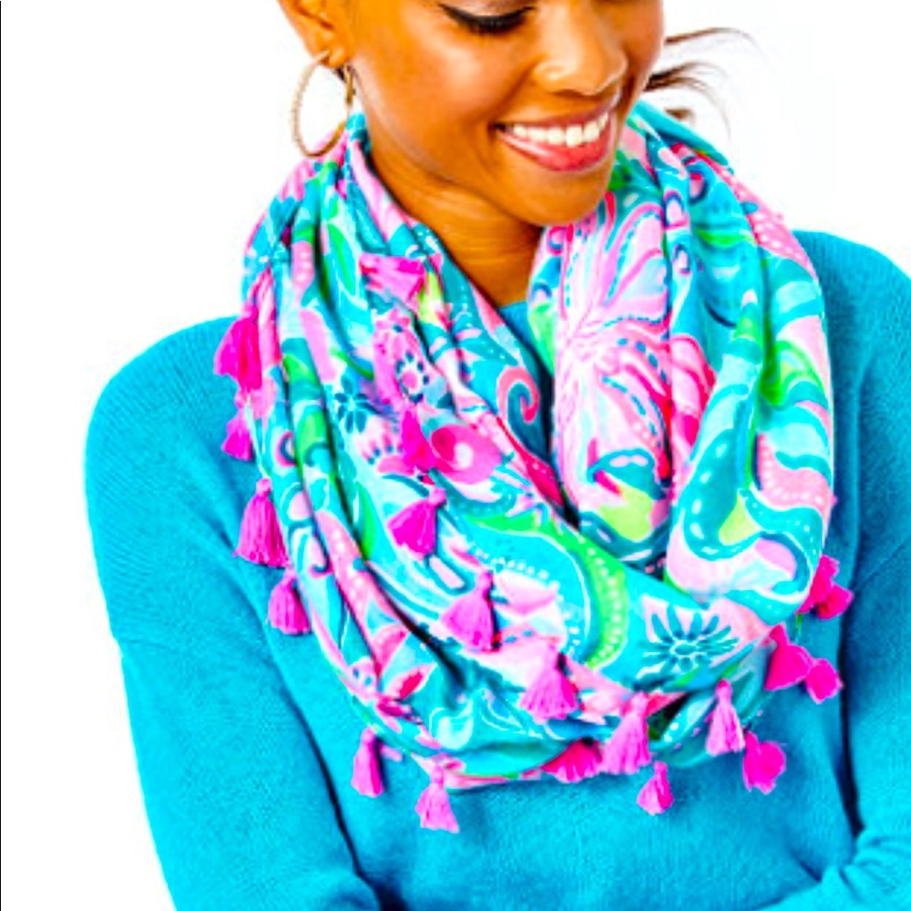 NWT Lilly Pulitzer Resort Infinity Loop Scarf
Color:	Turquoise Oasis Golden Hour